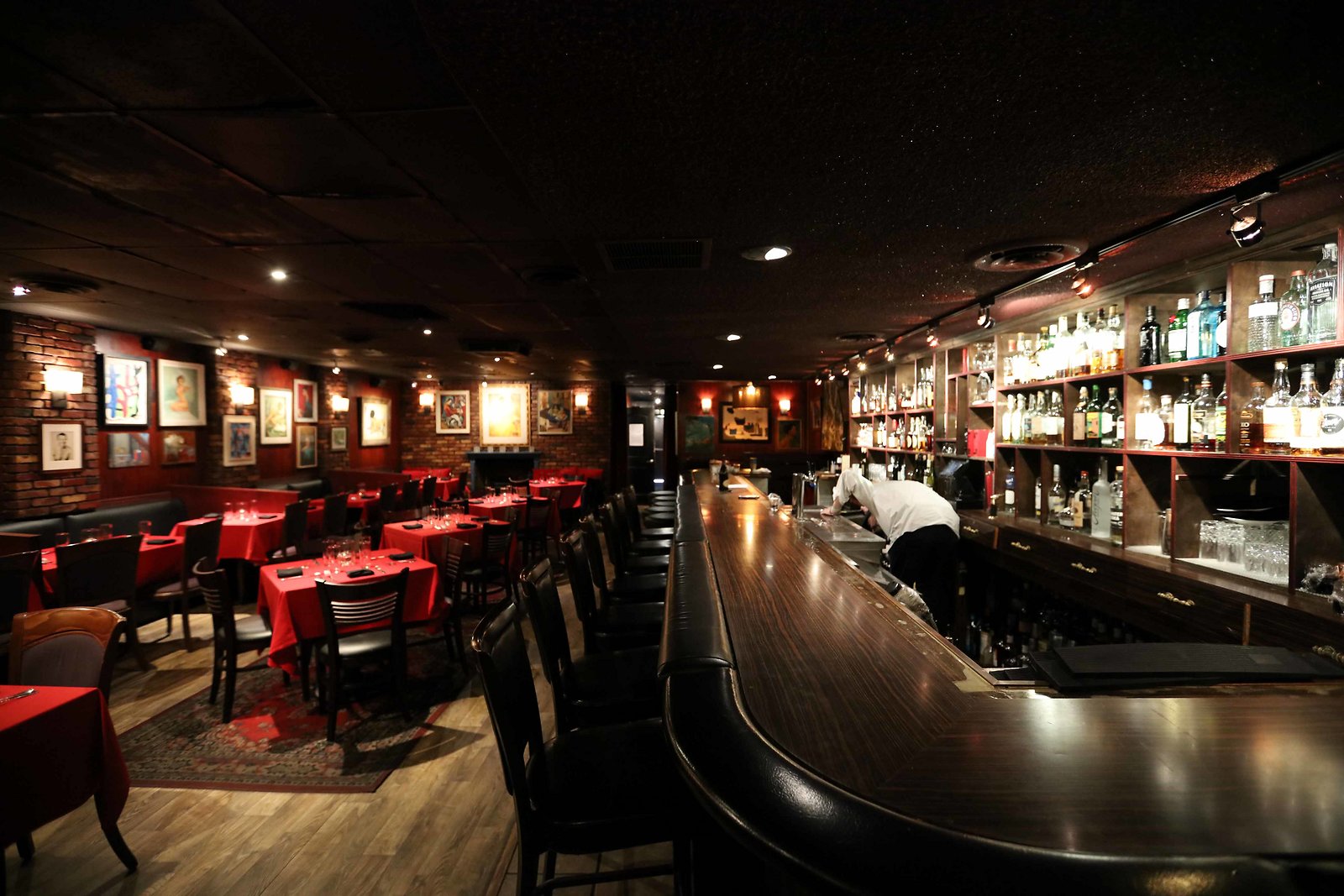 MNM Locations uploads 978 Old School Bar